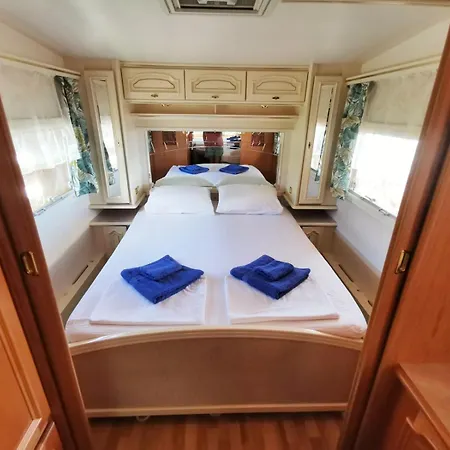 אתר קמפינג и Kаравани дрийм гардения קיטן