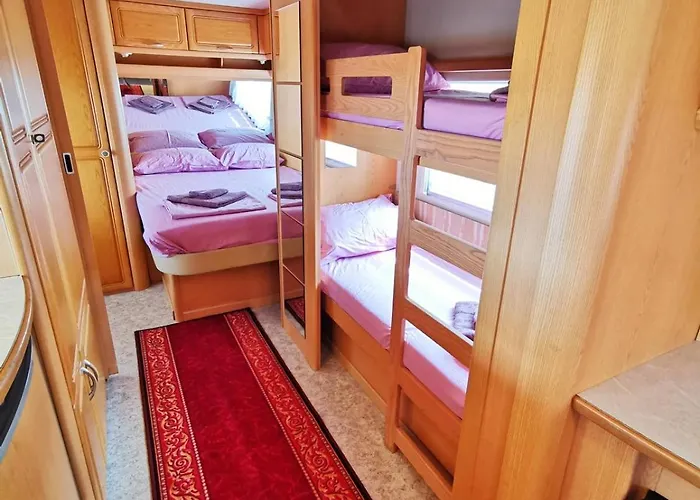 и Kаравани дрийм гардения Kamp alanı Naousa