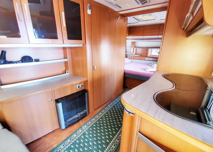 Kamp alanı и Kаравани дрийм гардения